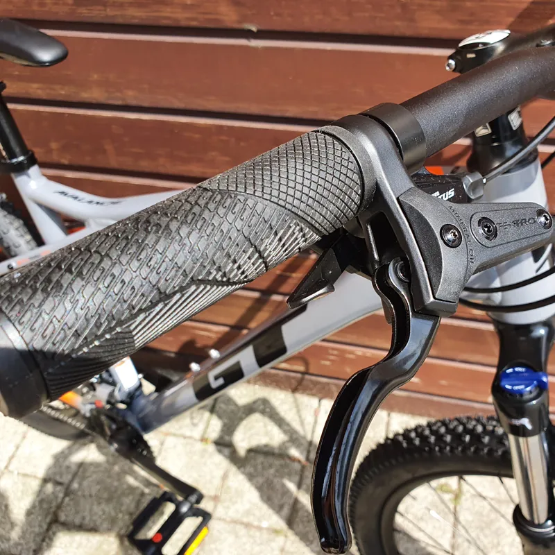 Gt avalanche clearance vs trek marlin